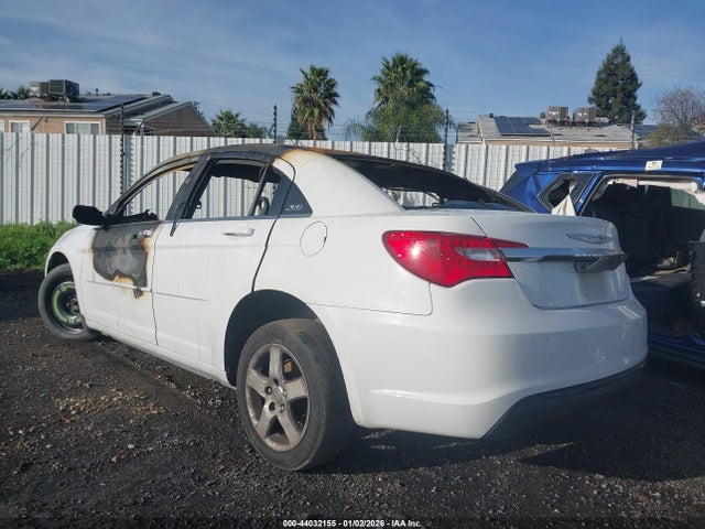 Продажа на аукционе авто 2013 Chrysler 200 Touring, vin: 1C3CCBBB4DN589808, номер лота: 44032155