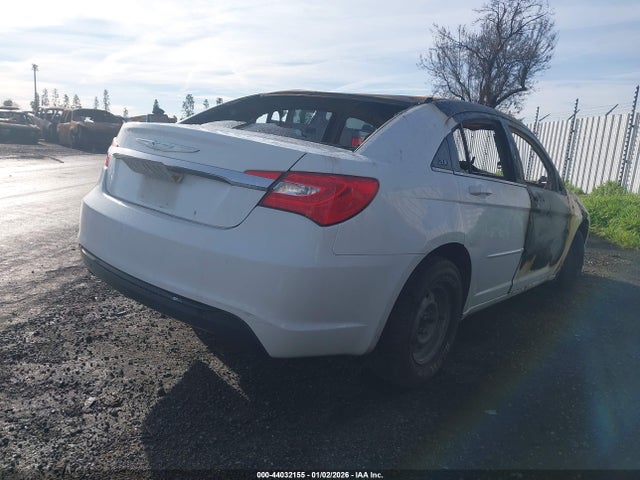 Продажа на аукционе авто 2013 Chrysler 200 Touring, vin: 1C3CCBBB4DN589808, номер лота: 44032155