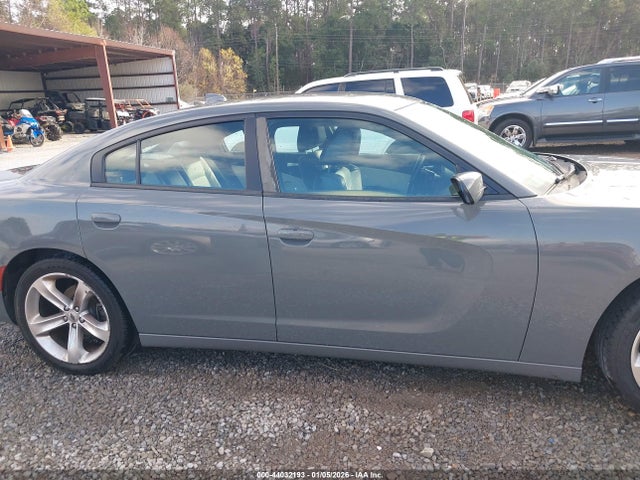 2C3CDXHG1JH188637 Dodge Charger Sxt Plus Rwd