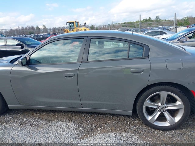 2C3CDXHG1JH188637 Dodge Charger Sxt Plus Rwd