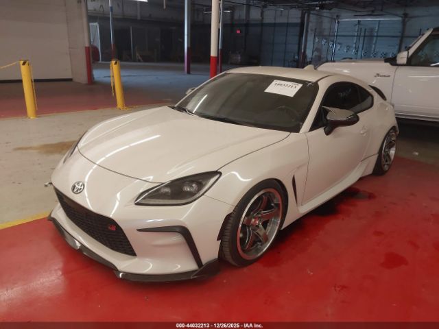 2024 TOYOTA GR86 JF1ZNBB10R9754752 Photo 1