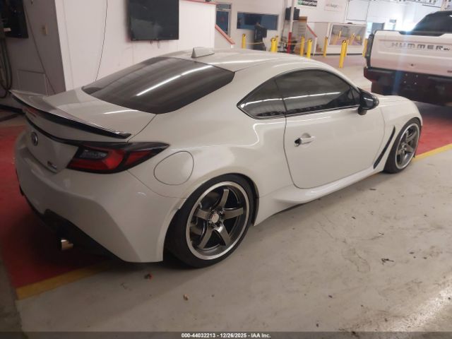 2024 TOYOTA GR86 JF1ZNBB10R9754752 Photo 3