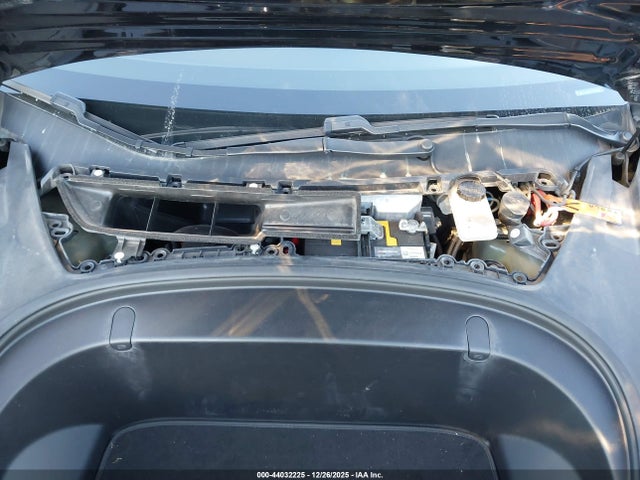 Продажа на аукционе авто 2018 Tesla Model 3 Long Range/mid Range, vin: 5YJ3E1EA3JF061092, номер лота: 44032225