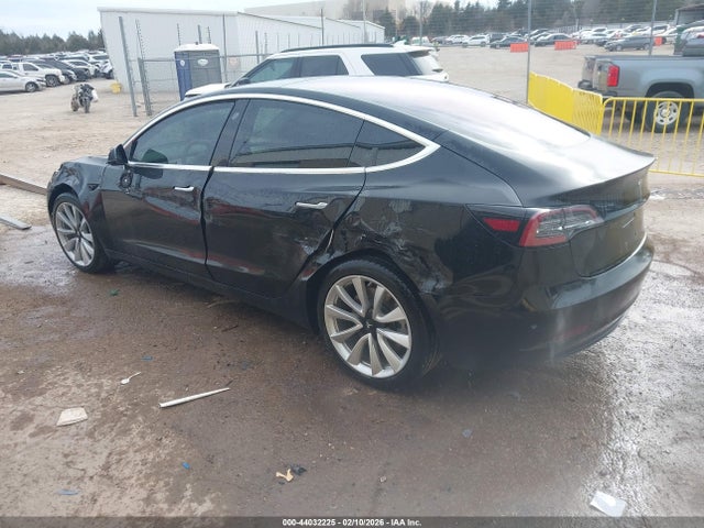 Продажа на аукционе авто 2018 Tesla Model 3 Long Range/mid Range, vin: 5YJ3E1EA3JF061092, номер лота: 44032225