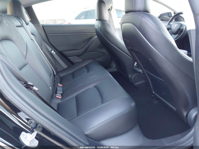 Продажа на аукционе авто 2018 Tesla Model 3 Long Range/mid Range, vin: 5YJ3E1EA3JF061092, номер лота: 44032225