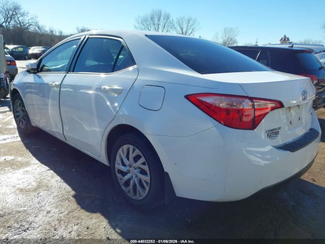2019 TOYOTA COROLLA 2T1BURHE4KC143026 Photo 2