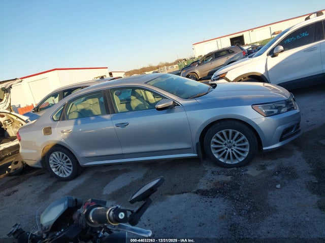 Продажа на аукционе авто 2017 Volkswagen Passat 1.8t Se, vin: 1VWBT7A30HC031516, номер лота: 44032263