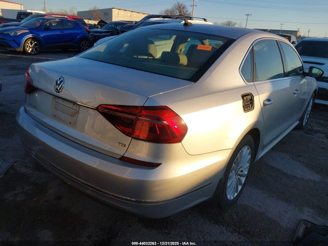 Продажа на аукционе авто 2017 Volkswagen Passat 1.8t Se, vin: 1VWBT7A30HC031516, номер лота: 44032263
