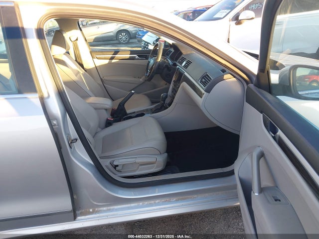 Продажа на аукционе авто 2017 Volkswagen Passat 1.8t Se, vin: 1VWBT7A30HC031516, номер лота: 44032263