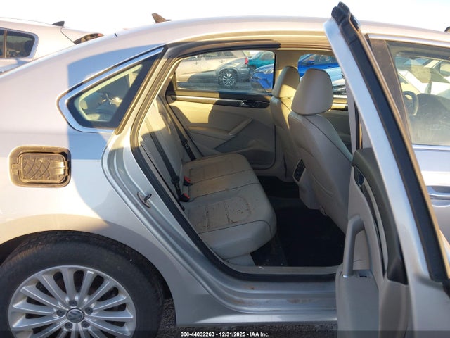 Продажа на аукционе авто 2017 Volkswagen Passat 1.8t Se, vin: 1VWBT7A30HC031516, номер лота: 44032263