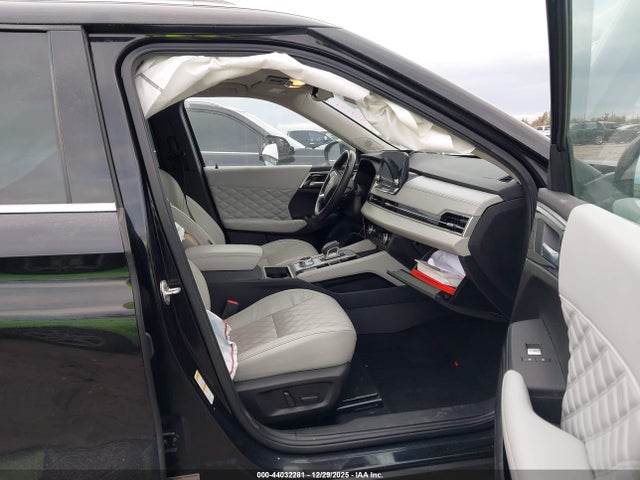 2023 MITSUBISHI OUTLANDER JA4J3VA85PZ050048 Photo 4