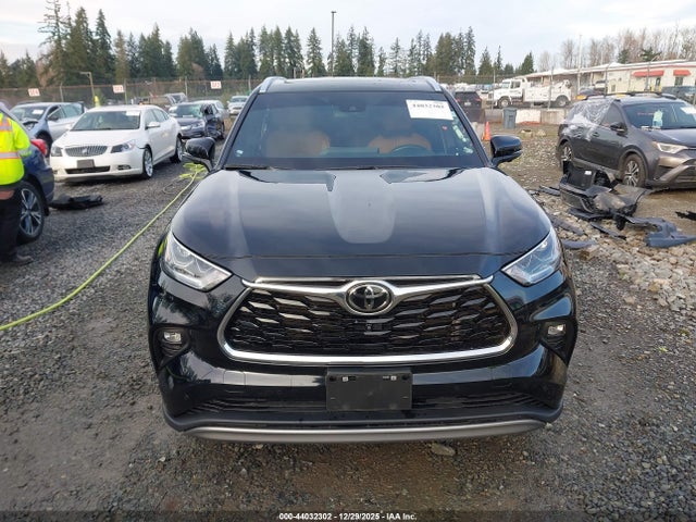 Toyota Highlander Platinum 2023 5TDKDRBH4PS038908 Image 13