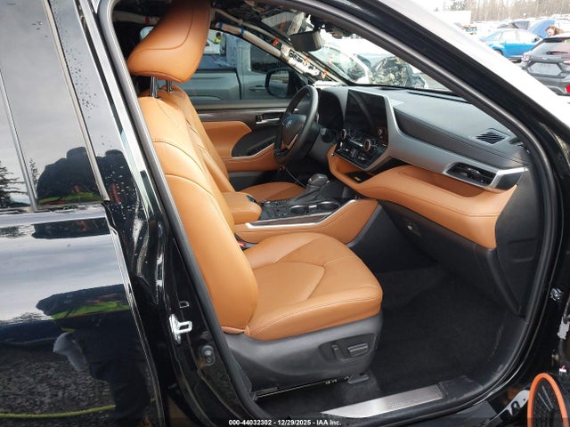 Toyota Highlander Platinum 2023 5TDKDRBH4PS038908 Image 18