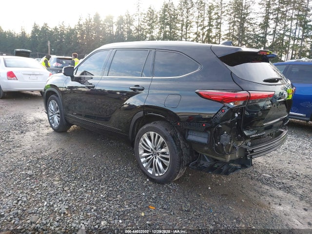 Toyota Highlander Platinum 2023 5TDKDRBH4PS038908 Image 3