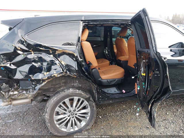 Toyota Highlander Platinum 2023 5TDKDRBH4PS038908 Image 8