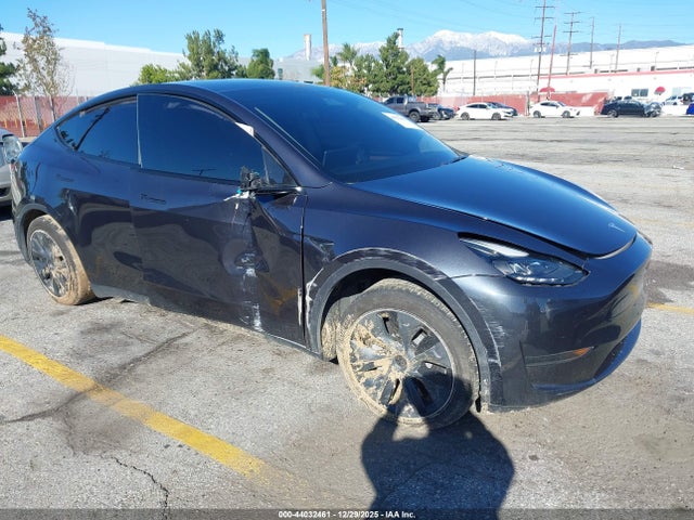 2024 TESLA MODEL Y 7SAYGDED2RF116545 Photo 0