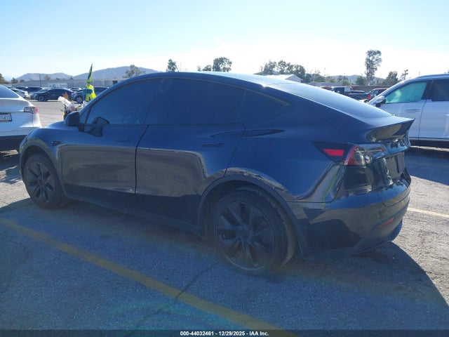 2024 TESLA MODEL Y 7SAYGDED2RF116545 Photo 2