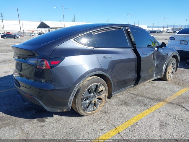 2024 TESLA MODEL Y 7SAYGDED2RF116545 Photo 3