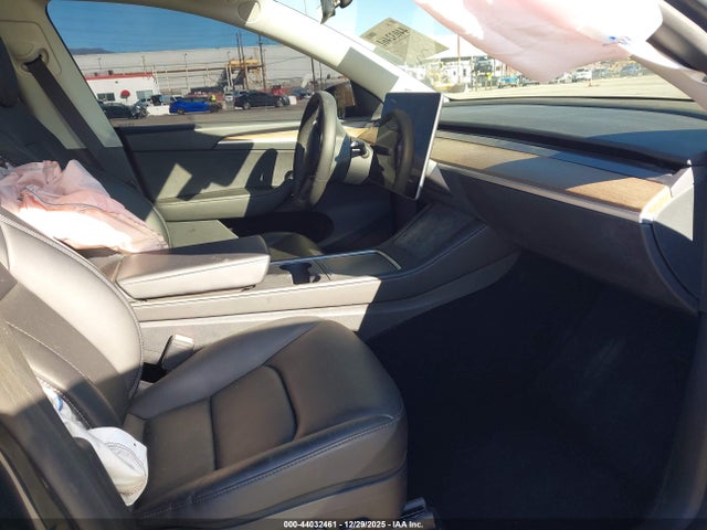 2024 TESLA MODEL Y 7SAYGDED2RF116545 Photo 4