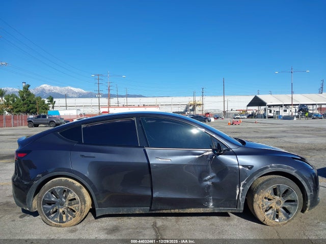 2024 TESLA MODEL Y 7SAYGDED2RF116545 Photo 5