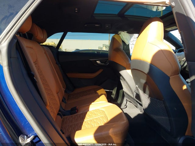 44032477 :رقم المزاد ، WU1ARBF1XMD019310 vin ، 2021 Audi Rs Q8 Tfsi Quattro Tiptronic مزاد بيع