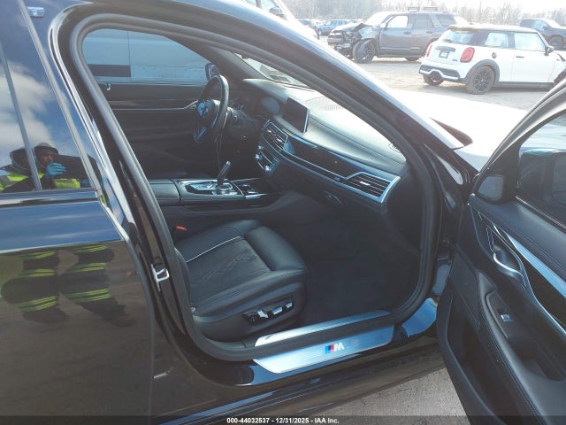 Продажа на аукционе авто 2022 Bmw 740 I, vin: WBA7T2C04NCK08799, номер лота: 44032537