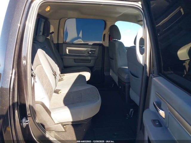 44032583 :رقم المزاد ، 1C6RR6LT2KS564401 vin ، 2019 Ram 1500 Classic Lone Star  4x2 5'7 Box مزاد بيع