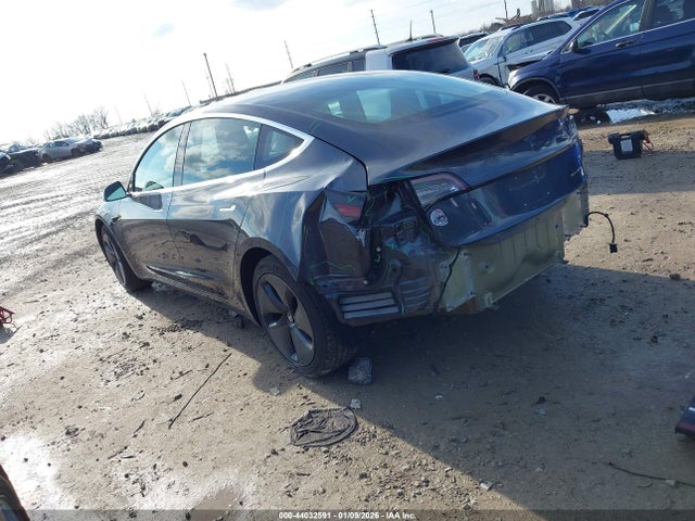 2018 TESLA MODEL 3 5YJ3E1EB8JF094131 Photo 2