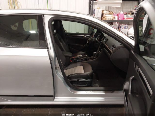 2018 VOLKSWAGEN PASSAT 1VWJM7A38JC047638 Photo 4