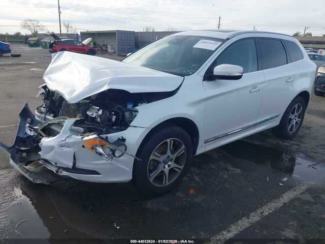 Volvo Xc60 T6 Platinum 2015 YV4902RM2F2666733 Image 2