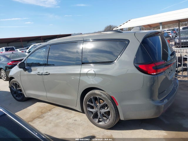 Продажа на аукционе авто 2022 Chrysler Pacifica Touring L, vin: 2C4RC1BGXNR179482, номер лота: 44032662