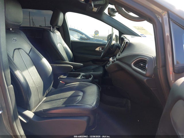 Продажа на аукционе авто 2022 Chrysler Pacifica Touring L, vin: 2C4RC1BGXNR179482, номер лота: 44032662