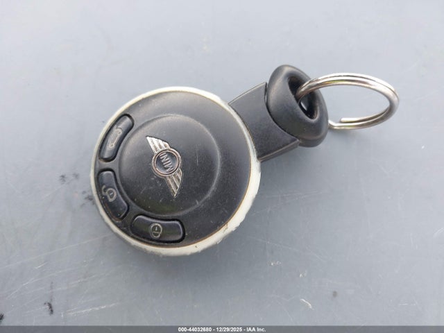 2009 MINI COOPER S WMWMF73599TT94056 Photo 10