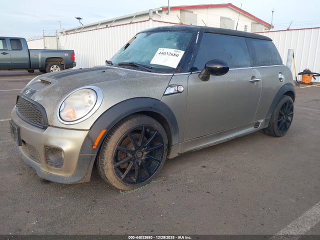 2009 MINI COOPER S WMWMF73599TT94056 Photo 1