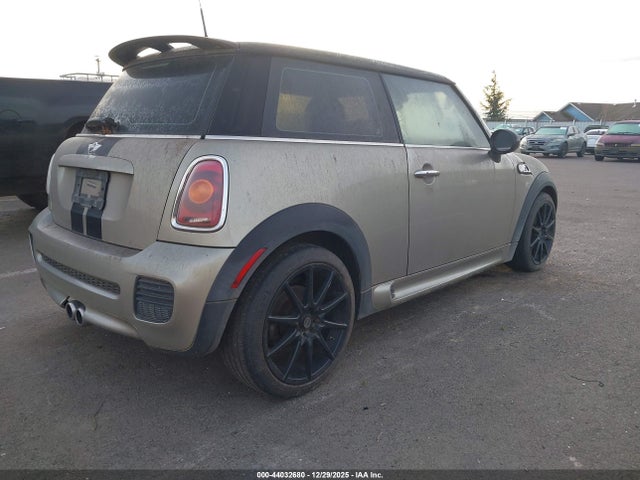 2009 MINI COOPER S WMWMF73599TT94056 Photo 3