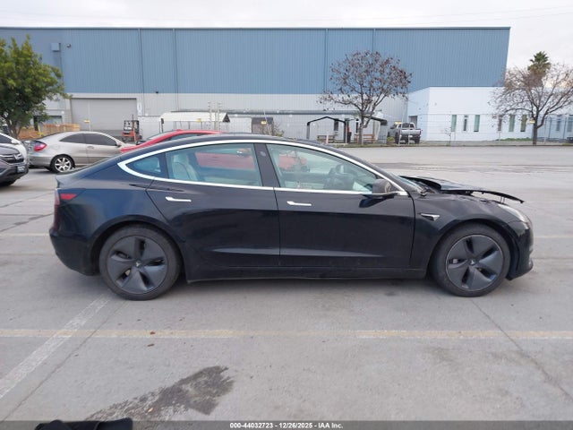Продаж на аукціоні авто 2019 Tesla Model 3 Long Range/performance, vin: 5YJ3E1EB7KF421393, номер лоту: 44032723