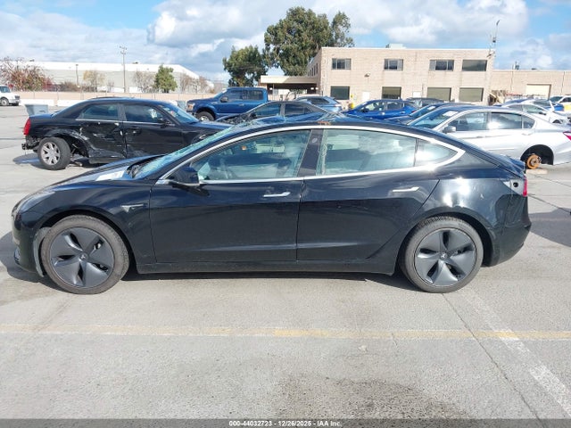 Продаж на аукціоні авто 2019 Tesla Model 3 Long Range/performance, vin: 5YJ3E1EB7KF421393, номер лоту: 44032723