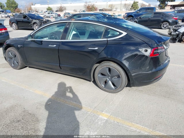 Продаж на аукціоні авто 2019 Tesla Model 3 Long Range/performance, vin: 5YJ3E1EB7KF421393, номер лоту: 44032723
