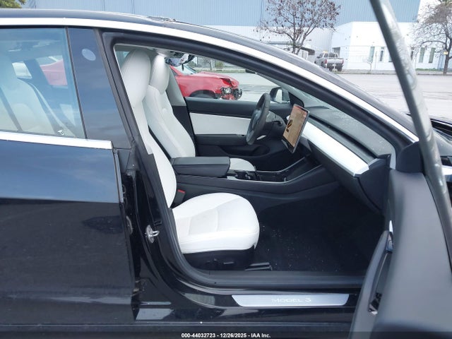 Продаж на аукціоні авто 2019 Tesla Model 3 Long Range/performance, vin: 5YJ3E1EB7KF421393, номер лоту: 44032723