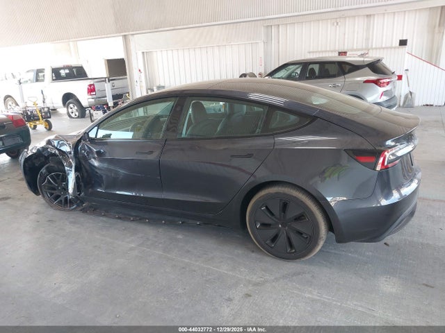 44032772 :رقم المزاد ، 5YJ3E1EA2SF909318 vin ، 2025 Tesla Model 3 Long Range Rear-wheel Drive/standard Rear-wheel Drive مزاد بيع