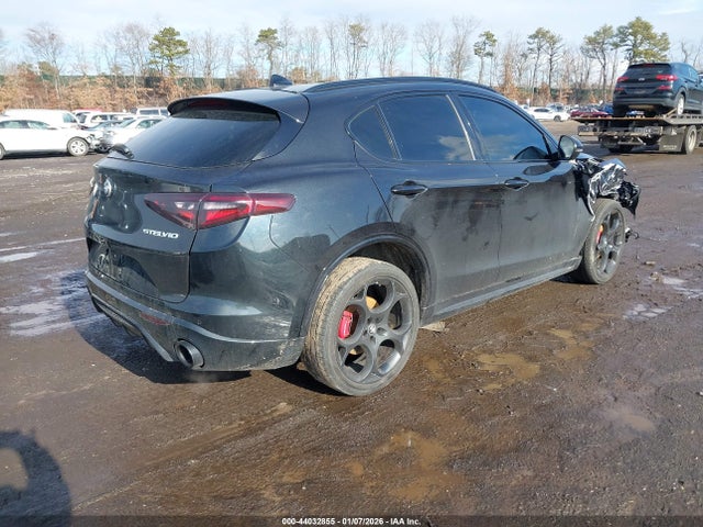 2022 ALFA ROMEO STELVIO ZASPAKBN2N7D32284 Photo 3