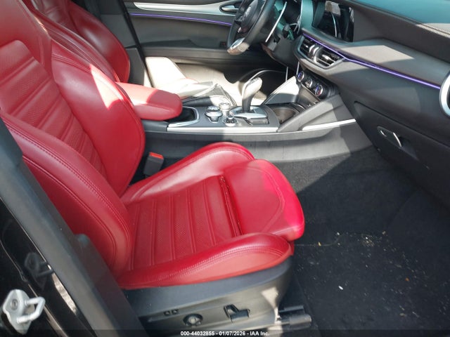 2022 ALFA ROMEO STELVIO ZASPAKBN2N7D32284 Photo 4