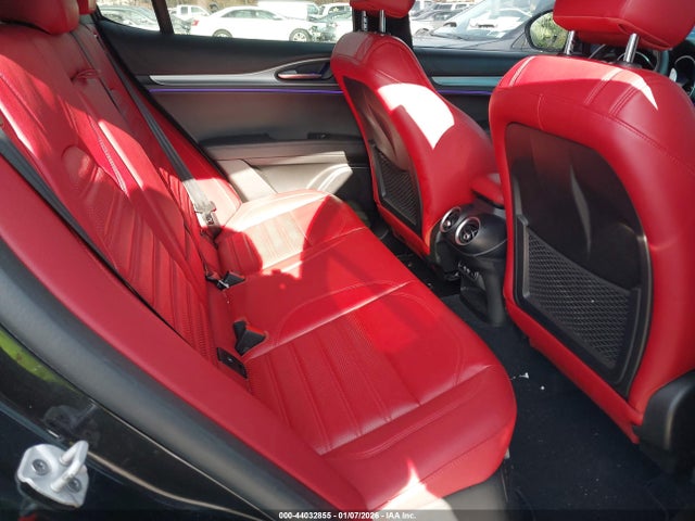 2022 ALFA ROMEO STELVIO ZASPAKBN2N7D32284 Photo 7