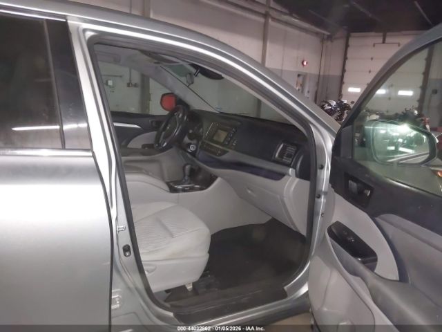 2017 TOYOTA HIGHLANDER 5TDZZRFH3HS219574 Photo 4