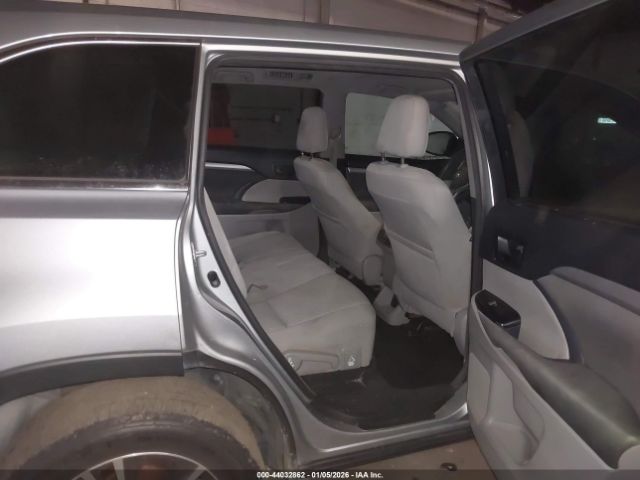 2017 TOYOTA HIGHLANDER 5TDZZRFH3HS219574 Photo 7