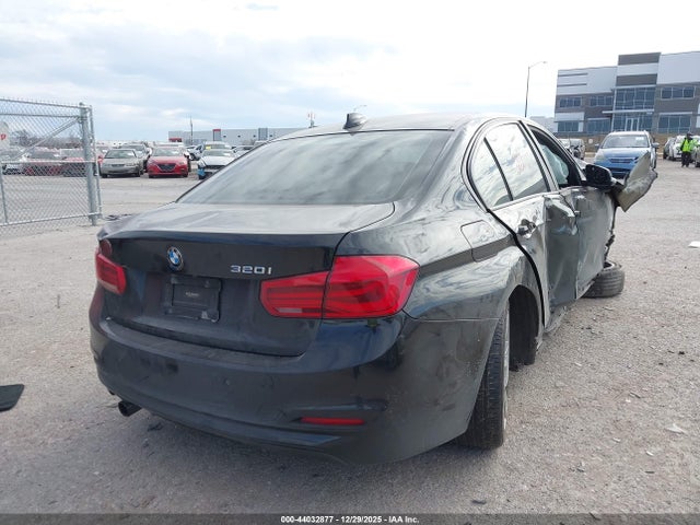 2016 BMW 320I WBA8A9C57GK617810 Photo 3