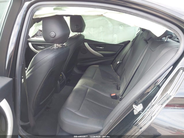 2016 BMW 320I WBA8A9C57GK617810 Photo 7