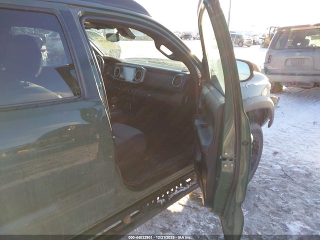 5TFDZ5BN9MX065357 Toyota Tacoma Trd Off-road