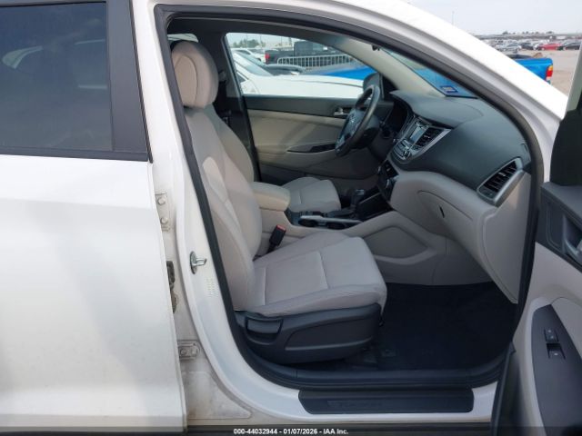 2017 HYUNDAI TUCSON KM8J33A25HU328396 Photo 4