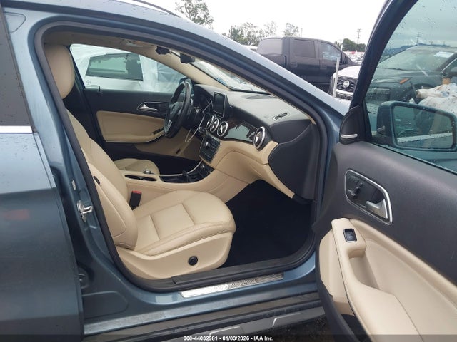WDCTG4GB1FJ102265 Mercedes-Benz Gla 250 4matic